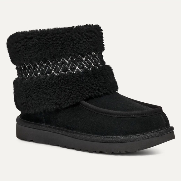 NWT UGG Mini Braided Boots! - Picture 1 of 7